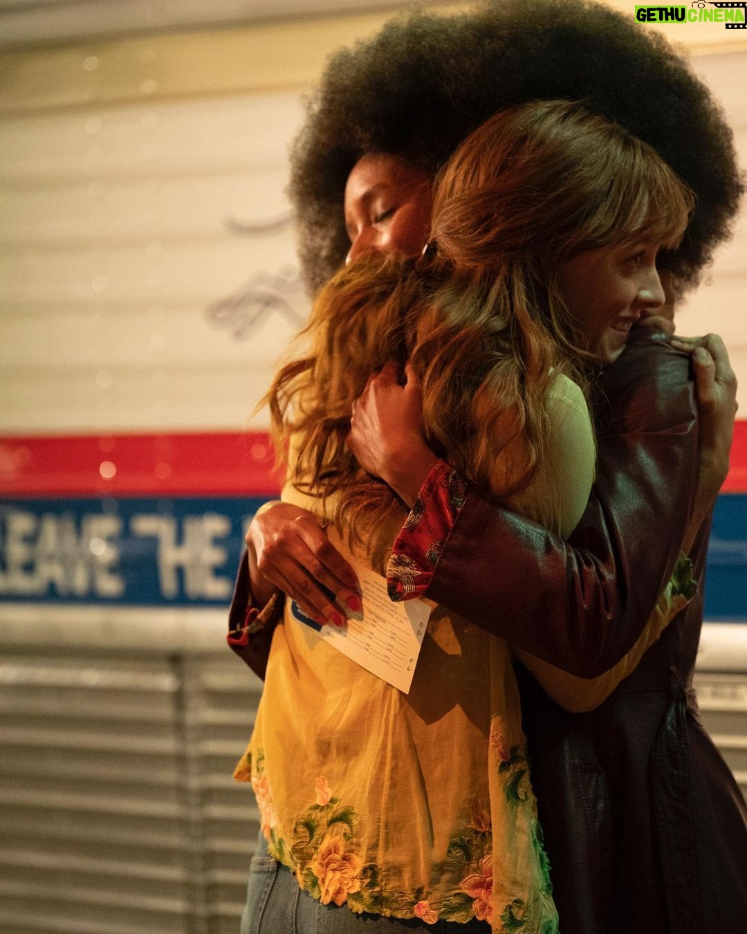 Nabiyah Be Instagram - Episodes 4,5 and 6 out now! @daisyjonesandthesix on @primevideo 📸: @ltstillpix