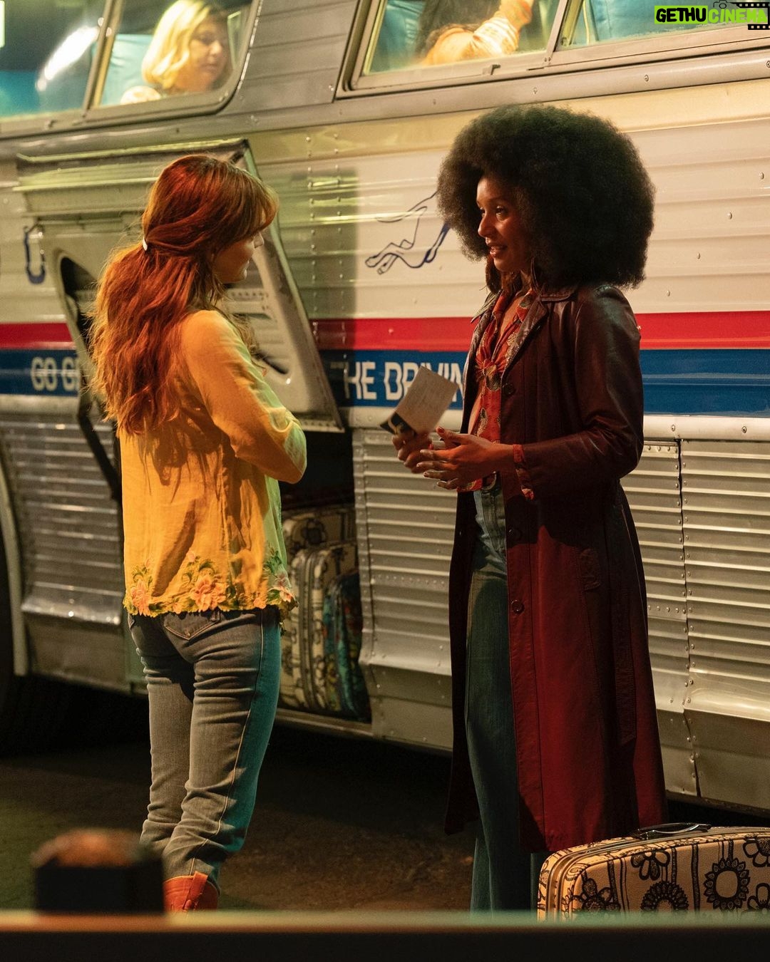 Nabiyah Be Instagram - Episodes 4,5 and 6 out now! @daisyjonesandthesix on @primevideo 📸: @ltstillpix