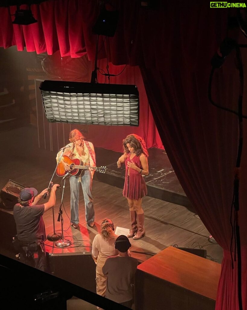 Nabiyah Be Instagram - First 3 episodes of @daisyjonesandthesix are now streaming on @primevideo ! 1) Simone posing with her first album at @thetroubadour 2) studio rehearsal for Song For You at @soundcitystudios , Riley was recording next door and caught the rehearsal while on break 3) BTS of when Daisy and Simone first met and Riley was SO HAPPY because we got Vegan Pizza on set! 4) and 5) me doing a terrible job of showing the house party in which Simone and Bernie ( @ayesharaasheed ) first meet. 6) Simone posing with her first album’s track list 7) Simone and Daisy’s first performance together, Daisy’s first performance ever 8) @rebeccawmakeup giving me the glam 9) Riley being a professional napper at 3:30 am 10) me at Simone’s apartment in which I actually don’t show you the apartment at all 🤪