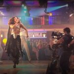 Nabiyah Be Instagram - A post to uplift our choreography, costume, hair and makeup teams! 1 ,2 and 3) A clip from when we first learned the choreo! The INCREDIBLE @mariana_benenge choreographed Simone’s mainstream club scenes plus all the moves from our Better Days dancers. Look at our amazing extras who all flew in from France! Check them out, recreating the popularized WAACKING dance moves of the time. And have you noticed how Simone moves differently from club to club? 4) here’s our amazing Costume Designer @denise_wingate breaking down Simone’s club looks. 5,6,7 and 8) The work of our hair and make up teams recreating black 70’s glam! Have you noticed how Simone slowly gets comfortable wearing her natural hair out as her makeup and wigs slowly get bigger and bigger? Thank you to all of you who made this possible! Eps 7 and 8 out now. @daisyjonesandthesix #simonejackson #daisyjonesandthesix