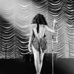 Nabiyah Be Instagram - Thank you Simone Jackson, for all you’ve taught me. My heart is full and I’m grateful to have shot the very last scenes for @daisyjonesandthesix. Thank you @willwisslergraham for your magnificent leadership through this last step. Thank you @laurenneu for your matriarch and thank you @scottneu and @hellosunshine for the trust. @jamesponsoldt @nzingbling you were an absolute joy to work with. And thank you @whirlygirlmusic @tonyberg1 and @blakemills for the fun of diving into soul and disco world! ⠀⠀⠀⠀⠀⠀⠀⠀⠀ I’ve learned so much and I cannot wait for the world to see all the beauty we’ve made. #daisyjonesandthesix