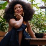 Nabiyah Be Instagram – A weekend at home. Tiny rituals of self pleasure.
.
“There is a huge orgasmic crises in actuality, an orgasmic deficiency in the world” – Vinicius de Moraes

@_verkko_ earrings . Obrigada!