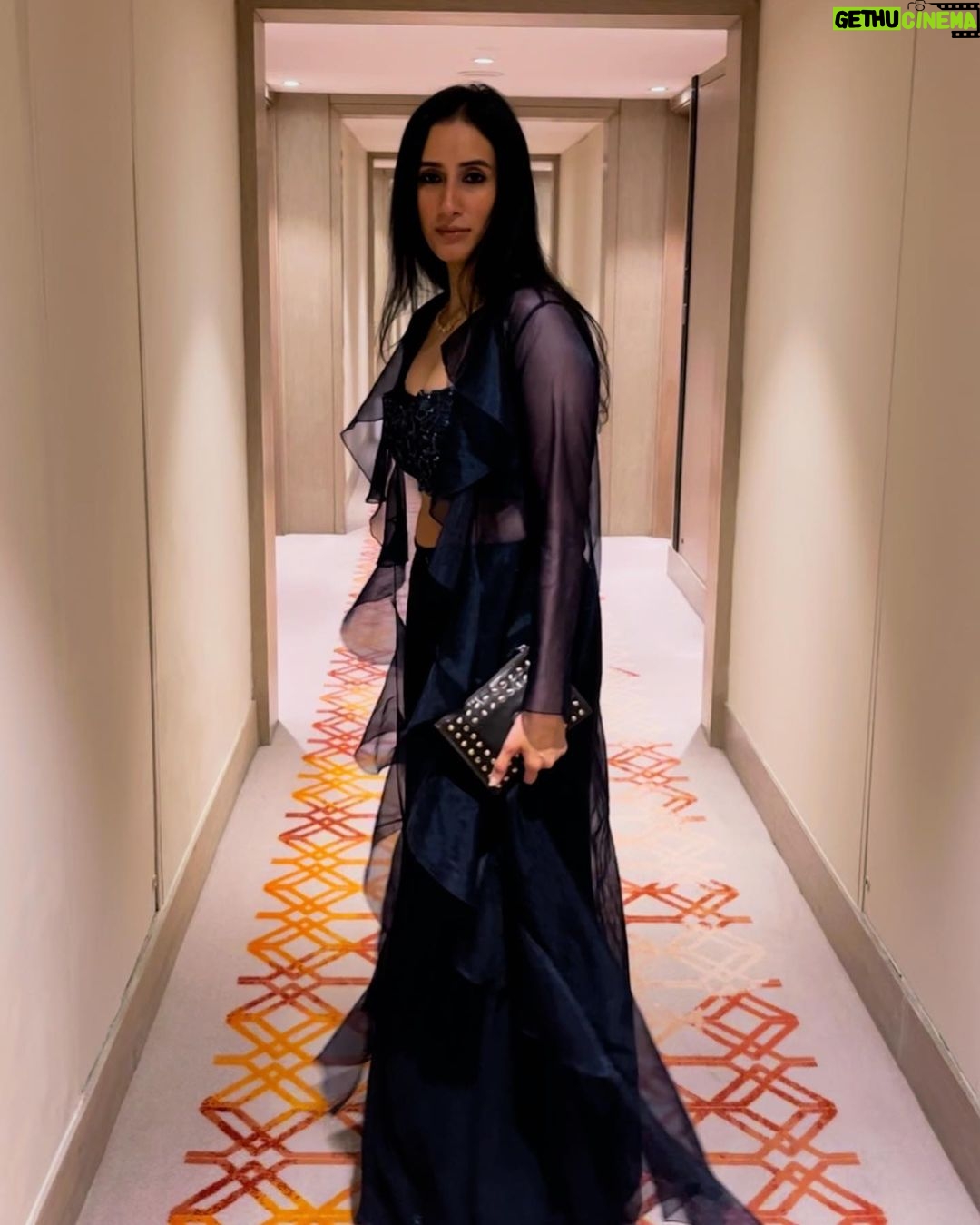 Namita Dubey - 36.6K Likes - Still committed to the Mauja hi Mauja era of my life on celebratory days.
This jalpari-ish outfit by @sohabyharleenandsona 🧜♀️
Photos @pranavb26 :)