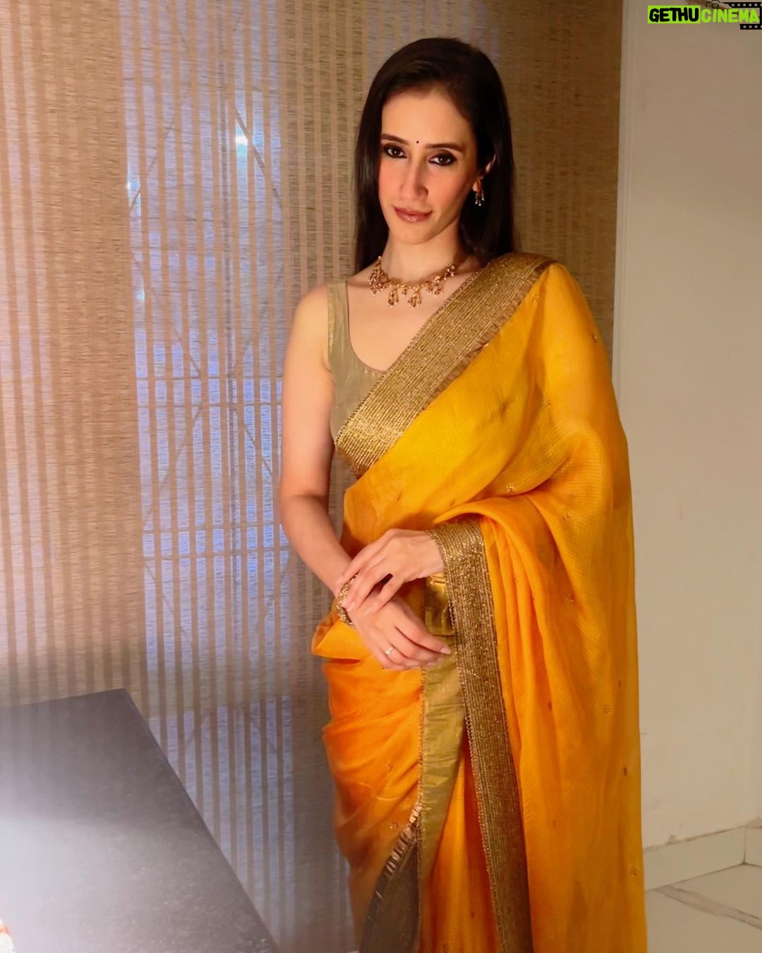 Namita Dubey - 29.8K Likes - सजाया Mummy ne hain, Aur प्रशंसा hum le jayengy. कमाल है!
I love you mom.