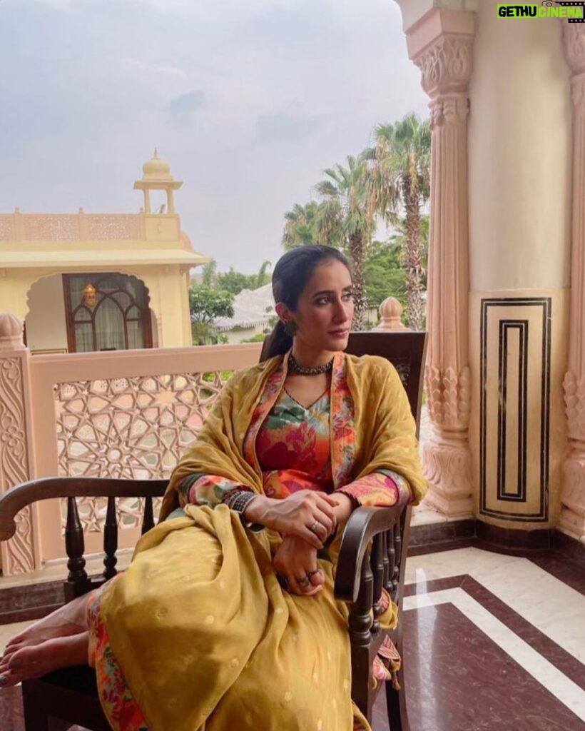 Namita Dubey Instagram - tête-à-tête with Jaipur + my feeble attempt to ape the persona of the city. Outfit: @saundhindia PR: @alphabetmedia