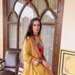 Namita Dubey Instagram - tête-à-tête with Jaipur + my feeble attempt to ape the persona of the city. Outfit: @saundhindia PR: @alphabetmedia