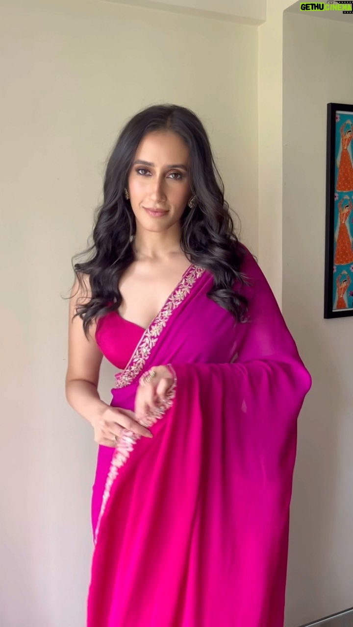 Namita Dubey Instagram - Quick dedication to this embellished version of myself. Big gratitude and chunk of love to: Make up: @niyati_kothari Styling: @shefalideora_ Hair: @pratikshamuchandikar Photos/direction : @pehelaggarwal Saree: @dhruvipanchallabel Jewellery: @labelpoojarohra