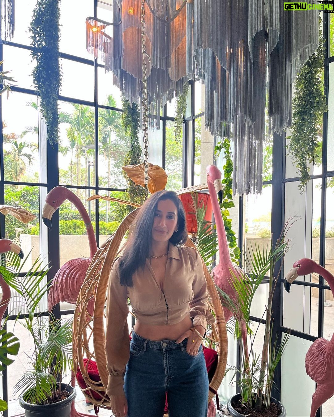 Namita Dubey - 41.8K Likes - Please be mature enough to understand that life is only about one good day at a time. Bas.
Wohi kar rhe hai.