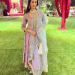 Namita Dubey Instagram - Anarkali ka phone tha, ice cream khaana Bahut zaroori hai 🍦 IYKYK :) Anarkali @gulabo_jaipur Jewellery @sonisapphire