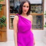 Namita Dubey Instagram - Very economical with my smile, rightly evoked by food and other inanimate stuff only 💁‍♀️ @alistclub 📍 @bizza.mumbai