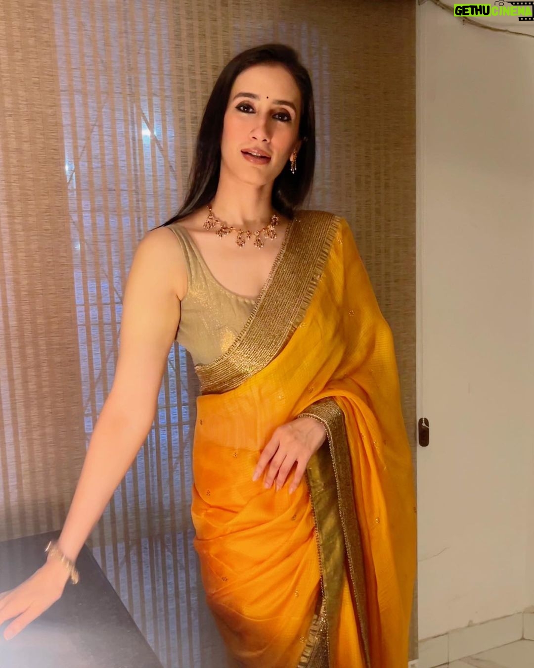 Namita Dubey - 29.8K Likes - सजाया Mummy ne hain, Aur प्रशंसा hum le jayengy. कमाल है!
I love you mom.