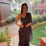 Namita Dubey Instagram - Quick snapshots of my transitory confidence that got squandered soon after :) Saree: @amrtaofficial