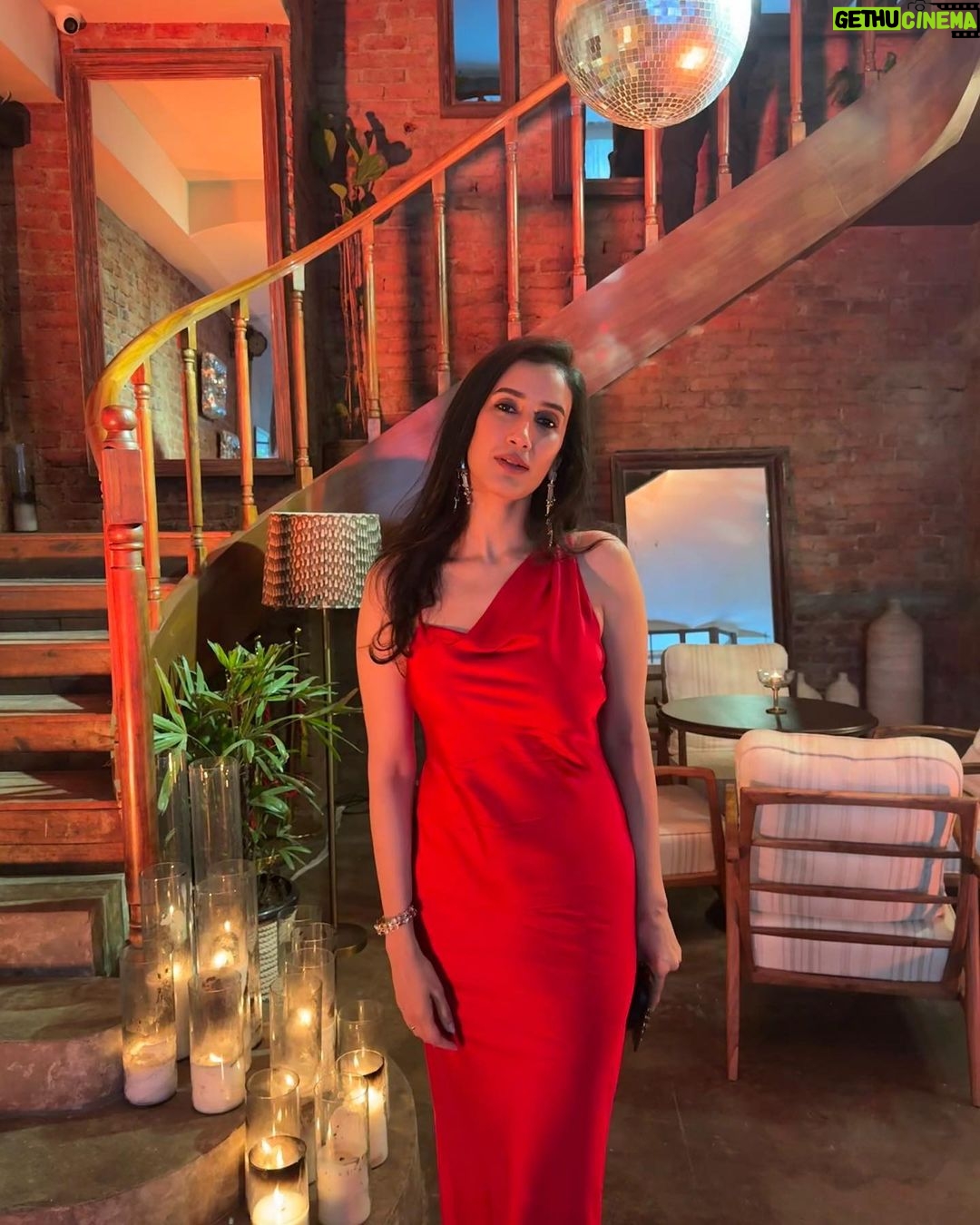 Namita Dubey - 118.9K Likes - That birthday of life where I’m right at the fulcrum of growing maturity+existential crisis in equal measures. Funny, interesting, pointless and a whirlwind- life is good.
A stray realisation is that 🧿🧿🧿 is the best emoji for all of us. (I did mention maturity at the outset)
Thank you for all the birthday love errbody 🤍