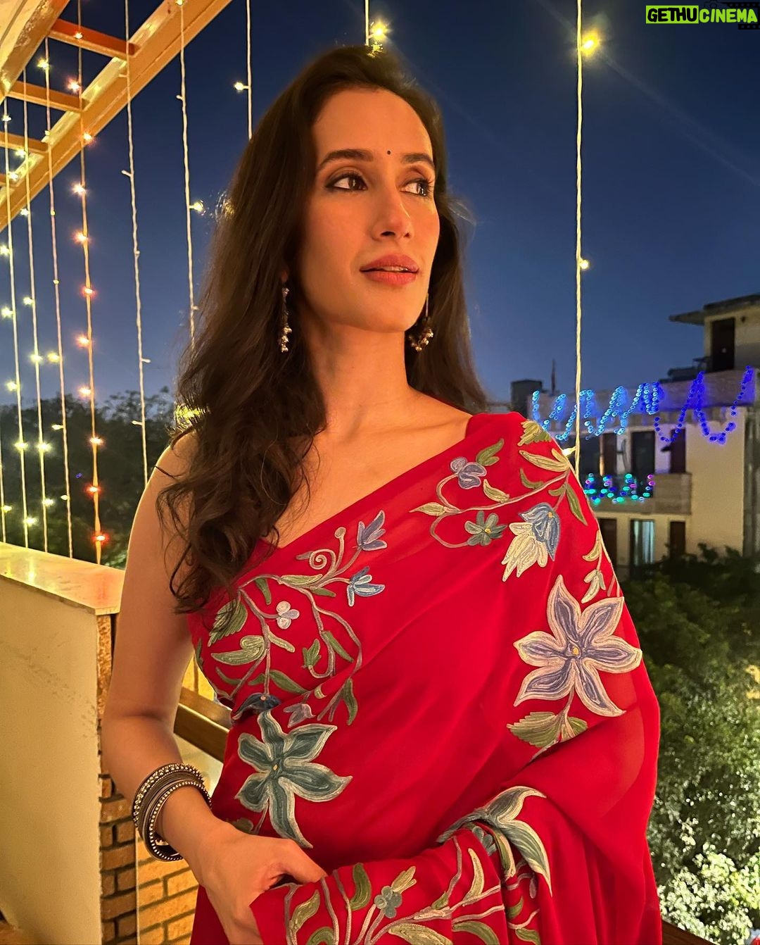 Namita Dubey - 34.2K Likes - It is morally incumbent upon me to share a photoshoot done by mom 🫡
