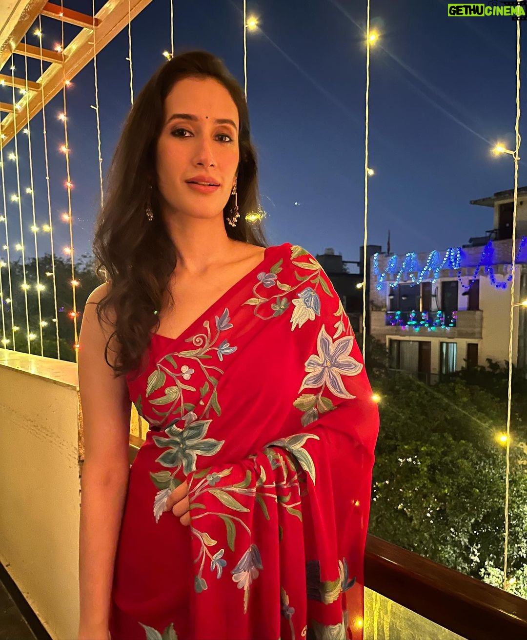 Namita Dubey - 34.2K Likes - It is morally incumbent upon me to share a photoshoot done by mom 🫡