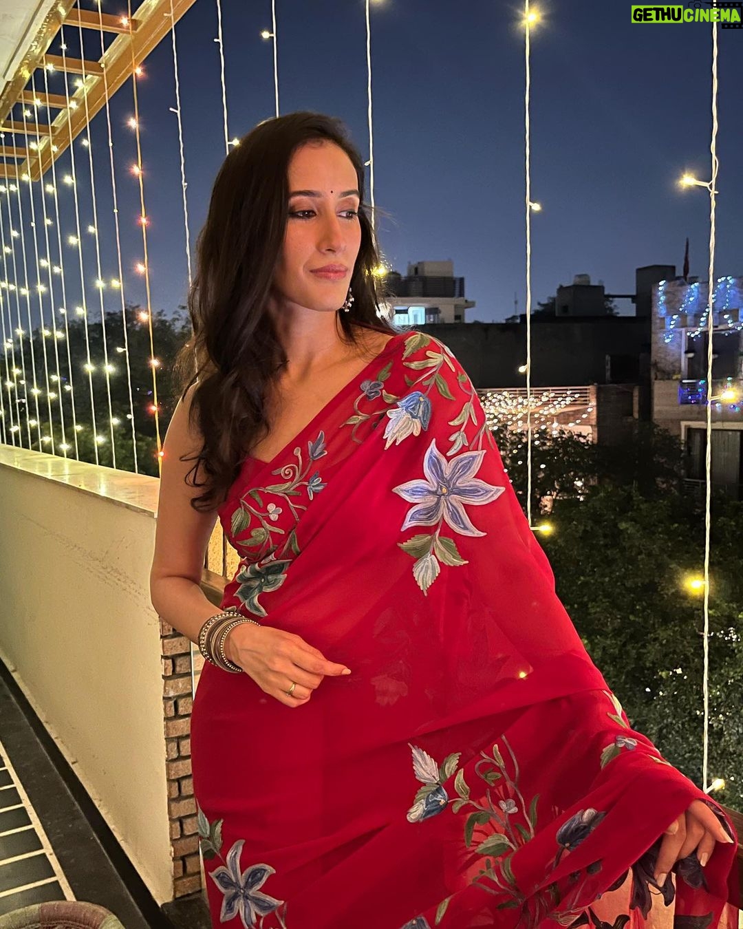 Namita Dubey - 34.2K Likes - It is morally incumbent upon me to share a photoshoot done by mom 🫡