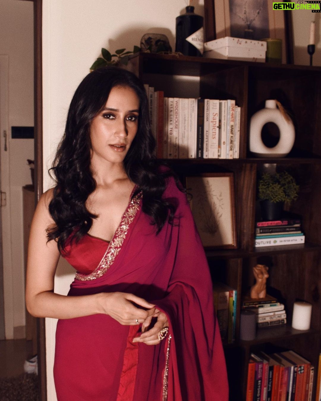 Namita Dubey - 44.2K Likes - Engineering chance encounters with Dhairya, in the world of Aspirants 🫶
Photos: @pehelaggarwal
Makeup Artist: @niyati_kothari
Hair: @pratikshamuchandikar
Stylist: @shefalideora_
Saree: @dhruvipanchallabel
Jewellery: @labelpoojarohra