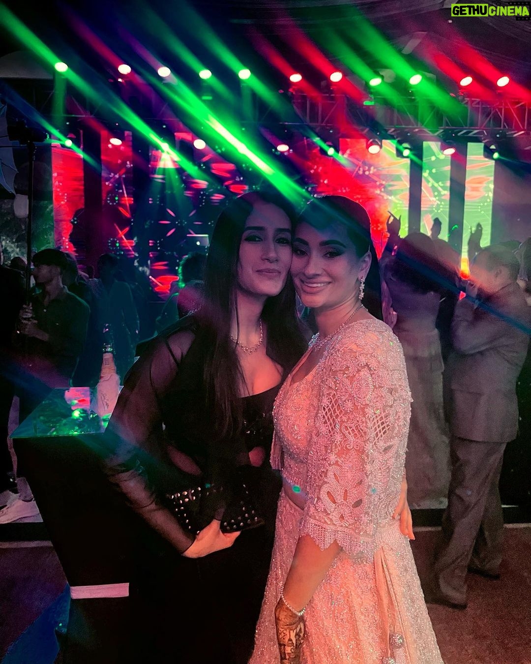 Namita Dubey - 36.6K Likes - Still committed to the Mauja hi Mauja era of my life on celebratory days.
This jalpari-ish outfit by @sohabyharleenandsona 🧜♀️
Photos @pranavb26 :)