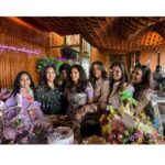 Namrata Shirodkar Instagram – A day out with the ladies, brunching in style, and wishing @iamsswathi the happiest of birthdays and lots of love! 🩷🌸🥳 

@sudhareddy.official @deeptireddyofficial 
@parvathi_reddy_nukalapati_ @dkshruti