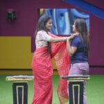 Namratha Gowda Instagram - Minds are like flowers, they only open when the time is right!!🤠 @colorskannadaofficial @officialjiocinema Jewellery: @kashi_jewellery_ Saree: @attitude_designer_studio Blouse: @vishishtadesignerstudio Styling: @likitha_suresh_ #bbk10 #biggboss #season10 #colorskannada #jiocinema #namarathagowda #relentkreationz