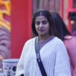 Namratha Gowda Instagram - Nammu in Task Mode 😎 @colorskannadaofficial @officialjiocinema #bbk10 #biggboss #colorskannada #jiocinema #season10 #namarathagowda #relentkreationz