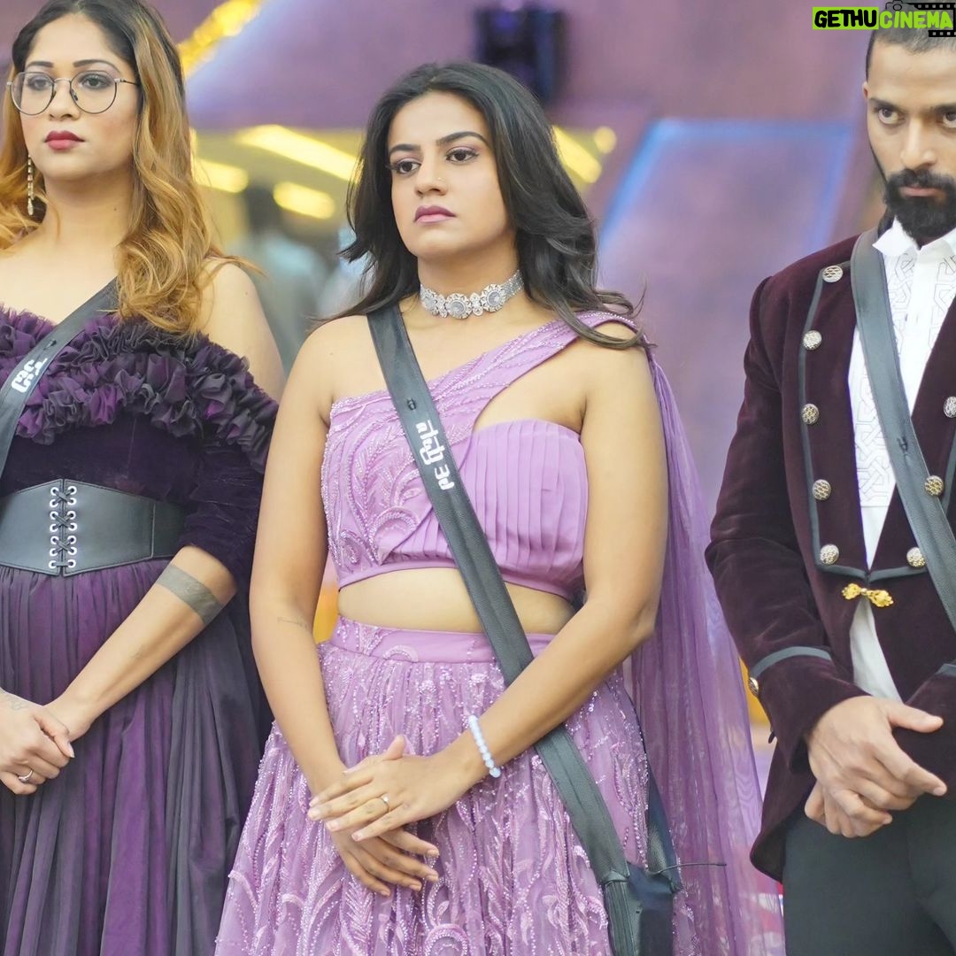 Namratha Gowda Instagram - There is nothing that makes its way more directly to the soul than beauty!! 🧿 @colorskannadaofficial @officialjiocinema Styling: @likitha_suresh_ Wardrobe: @vishishtadesignerstudio Jewelllery: @thespatika #bbk10 #biggboss #season10 #colorskannada #jiocinema #namarathagowda #namratha #relentkreationz