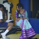 Namratha Gowda Instagram – ನಾಟ್ಯ – ನೃತ್ಯ ಹೇಳಿಕೊಟ್ಟ ನಮ್ಮ ನಮ್ರತಾ ಮೇಡಂ! 
ಹೇಗಿತ್ತು ನಮ್ಮ ಮಿಸ್ ಕ್ಲಾಸ್ ?? 
ತುಂಬಾ ಮನರಂಜನೆಯಾಗಿತ್ತು ಅಲ್ವಾ ??

@colorskannadaofficial @officialjiocinema 

Styling: @likitha_suresh_
Saree: @houseof.raadhya_sarees
Blouse: @vishishadesignerstudio
Earrings: @thespatika

#bbk10 #biggboss #season10 #colorskannada #jiocinema #namarathagowda #relentkreationz