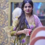 Namratha Gowda Instagram - Can't thank enough for all the support you have been pouring on Namratha♥️ Thankyou Insta Fam for all the support ✨ @colorskannadaofficial @officialjiocinema Styling:@likitha_suresh_ Wardrobe:@vishishtadesignerstudio Accessory: @thespatika #bbk10 #biggboss #season10 #colorskannada #jiocinema #namarathagowda #jiocinema #relentkreationz