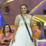 Namratha Gowda Instagram - Embracing Purity & Grace in White!! @colorskannadaofficial @officialjiocinema Styling: @likitha_suresh_ Attire: @amorabybindureddy