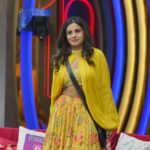 Namratha Gowda Instagram - Dressed in vivid yellow victress glory, her honesty stands out in a sea of superficiality, reminding us honesty never go out of style🏆 @colorskannadaofficial @officialjiocinema Styling:@likitha_suresh_ Wardrobe:@vibbhinna #bbk10 #biggboss #season10 #colorskannada #jiocinema #namarathagowda #namratha #nammu #trending #relentkreationz