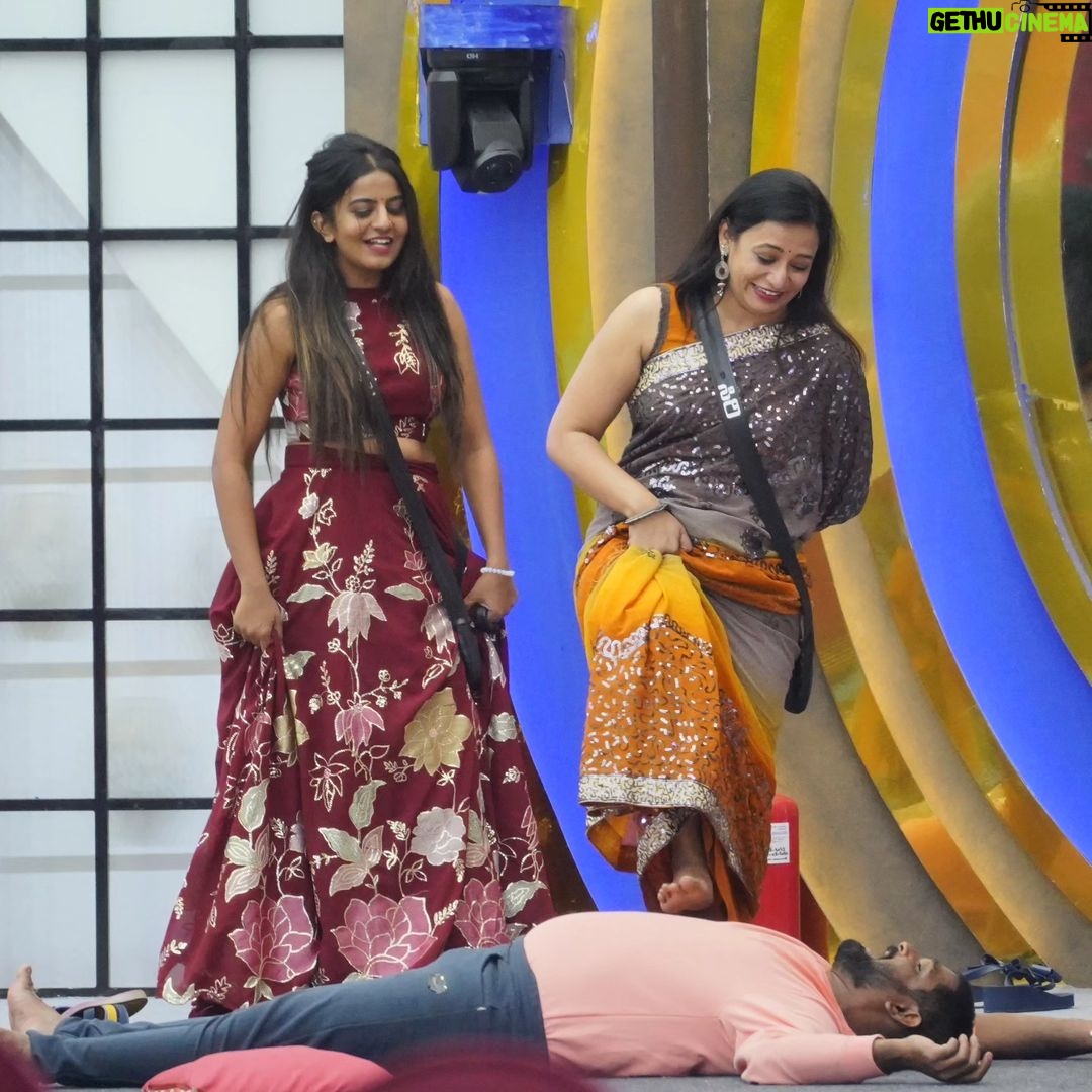 Namratha Gowda Instagram - Nammu slaying the style game like a queen π @colorskannadaofficial @officialjiocinema Outfit: @sck_designer_studio Styling: @likitha_suresh_ #bbk10 #biggboss #season10 #colorskannada #jiocinema #namarathagowda #nammu #relentkreationz
