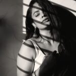 Nandita Swetha Instagram - ಸೋಲುತ್ತಿದೆ ಮನ ನಿನ್ನೆ ನೋಡುತ್ತಾ ಪ್ರತೀಕ್ಷಣ! @nanditaswethaa on a calm evening #nanditha #nandithaswetha #actress #tamil #kannada #saree #sareecollection #sareelove #portfolio #photography #fashionportrait #fashionphotographer #photographersofbangalore #bangalorephotographers #portraits #portrait_vision #portrait_perfection #portrait_shots #portraiture