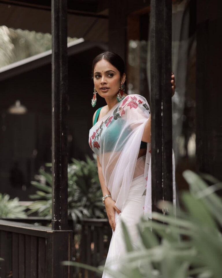 Nandita Swetha Instagram - Actress @nanditaswethaa Shoot by @pgraphyofficial Makeup - @artistry_by_kavana Hair style @makeoverby_nethrachethan #pgraphy #pgraphyofficial #pradeepphotography #traditionalwear #ethnicwear #indianwear #traditional #fashion #saree #sareelove #ethnic #indianfashion #indianwedding #trending #instafashion #sarees #style #wedding #instagood #indianoutfit #sareelovers #silksarees #handloom #instagram #india #traditionallook #festivewear #fashionblogger #trending #follow #beauty Bangalore, India