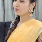Nanditha Jennifer Instagram – Moves without expression is 😕 
.
.
#expression #smile #cute #beautiful #viralreels #viral  #prabhudeva #song #trending #reels #vidyasagarmusic #shankarmahadevan #sujatha #instagram #instareels #jenniferr252reels #thankyou  #jesus