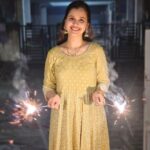 Nanditha Jennifer Instagram - Light of joy 🎇💥🎆 . . #sparking #smile #light #beautiful #diwali #instagram #instagood #blessed #thankyou #jesus