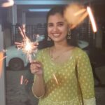 Nanditha Jennifer Instagram – Light of joy 🎇💥🎆
.
.
#sparking #smile #light #beautiful #diwali #instagram #instagood #blessed #thankyou #jesus