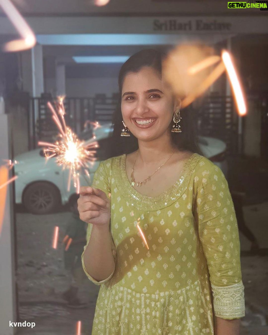 Nanditha Jennifer Instagram - Light of joy 🎇💥🎆 . . #sparking #smile #light #beautiful #diwali #instagram #instagood #blessed #thankyou #jesus