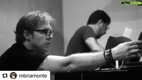 Nando Pradho Instagram - Amanhã (terça) às 21h LINK NA BIO !!!!!!!!!!!!!!! Raiz bar - Alves Guimarães 153 São Paulo, Brazil