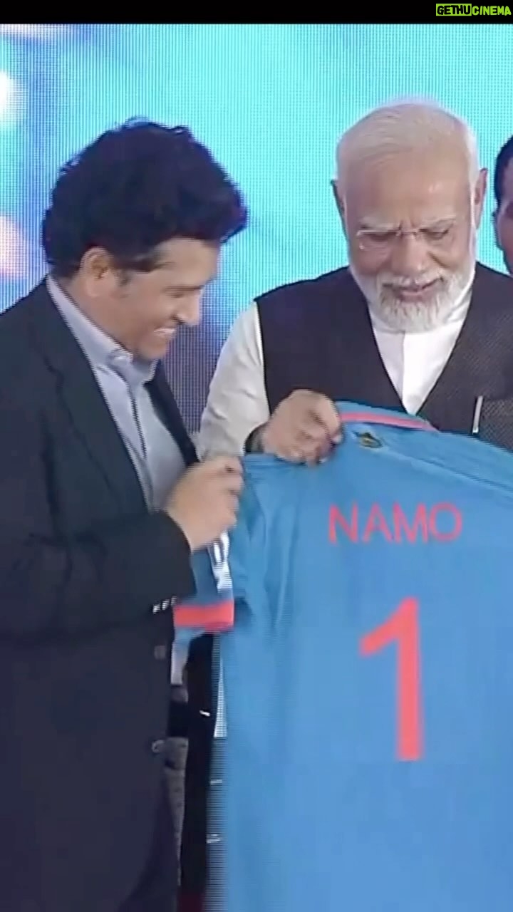 Narendra Modi Instagram - A special ‘Team India’ jersey from @sachintendulkar