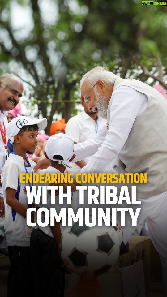Narendra Modi Instagram - An unforgettable interaction with people from tribal communities in Shahdol, MP. Do watch…