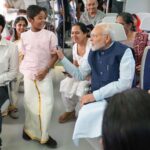 Narendra Modi Instagram - A Metro journey made even more special by these amazing co-passengers!