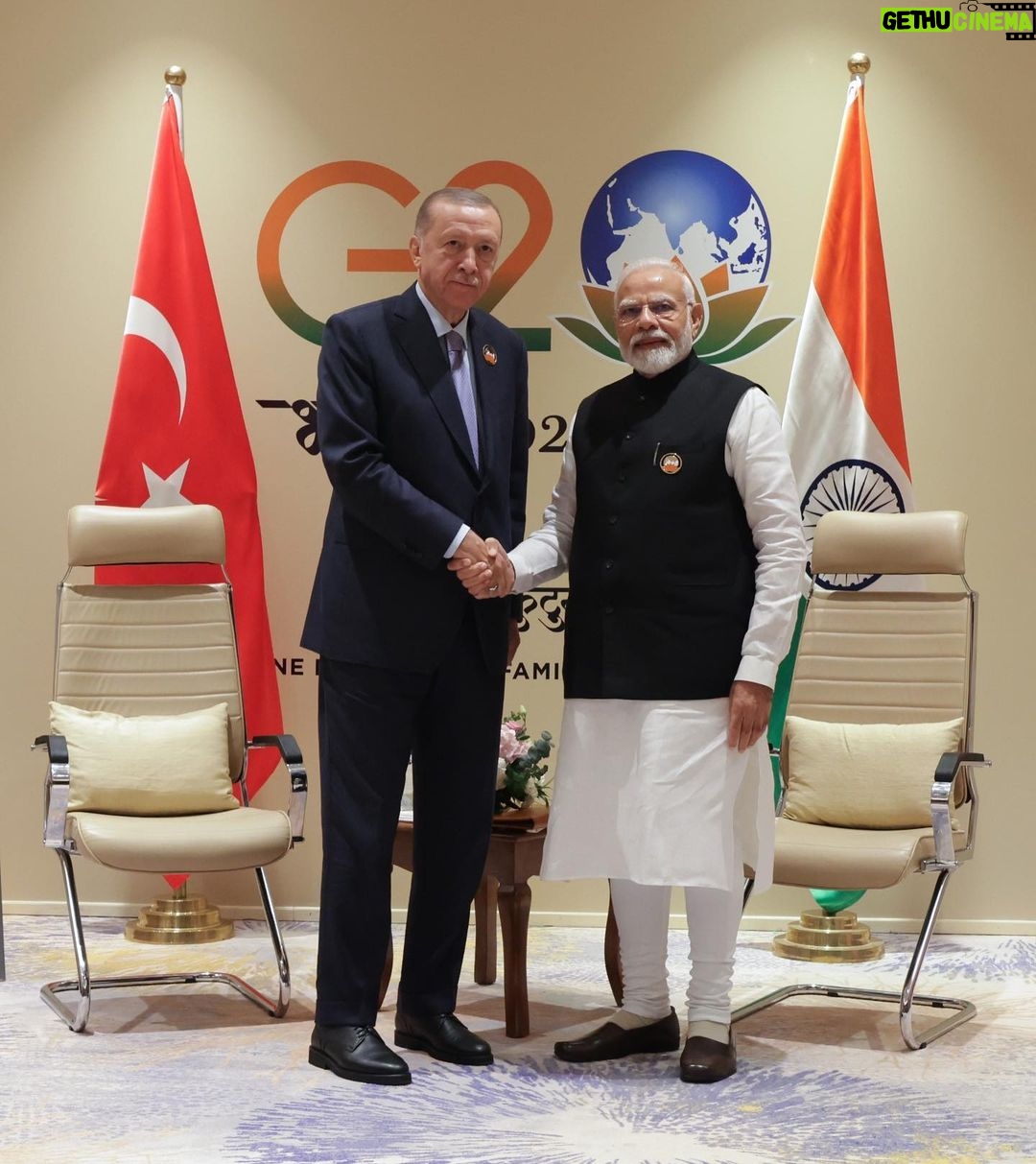 Narendra Modi Instagram - Bilateral meetings continued today. Very productive talks with world leaders. 🇮🇳 🇩🇪 🇪🇺 🇳🇱 🇰🇷 🇳🇬 🇰🇲 🇹🇷 🇨🇦