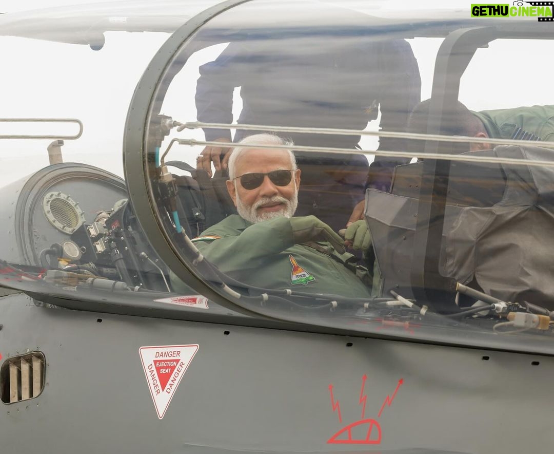 Narendra Modi Instagram - A memorable sortie on Tejas!