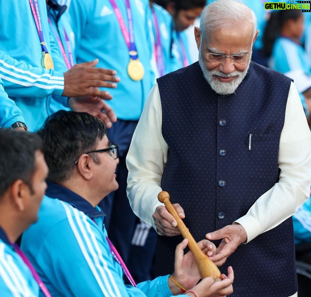 Narendra Modi Instagram - With our Asian Para Games athletes. India is very proud!