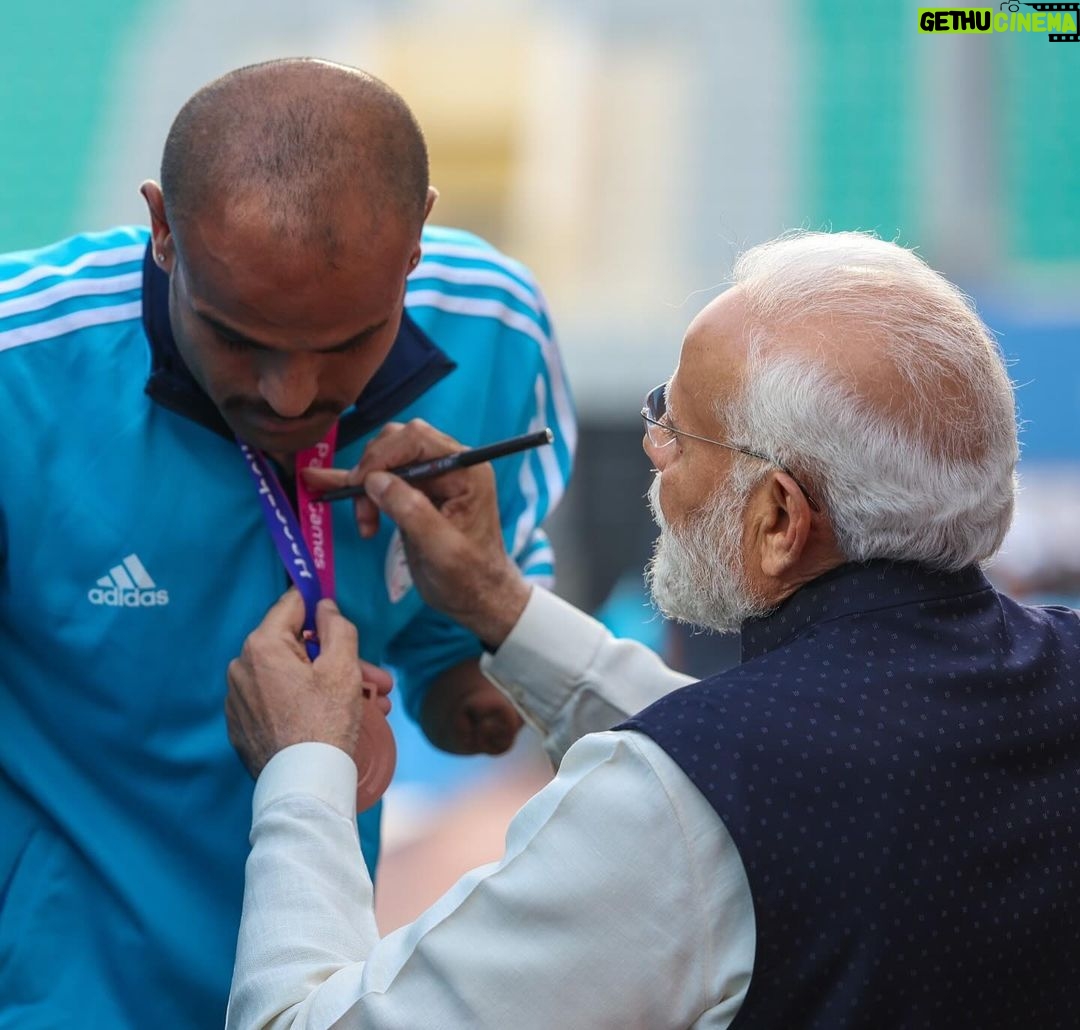 Narendra Modi Instagram - With our Asian Para Games athletes. India is very proud!