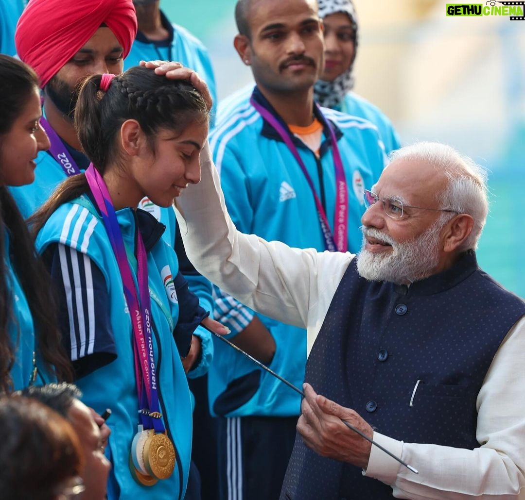 Narendra Modi Instagram - With our Asian Para Games athletes. India is very proud!