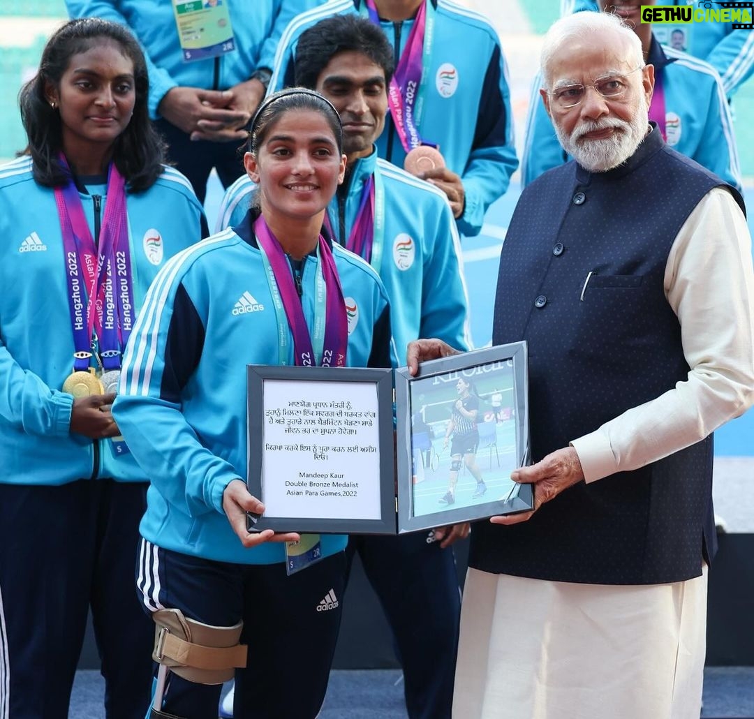 Narendra Modi Instagram - With our Asian Para Games athletes. India is very proud!