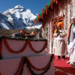 Narendra Modi Instagram - उत्तराखंड में पिथौरागढ़ के पवित्र पार्वती कुंड में दर्शन और पूजन से अभिभूत हूं। यहां से आदि कैलाश के दर्शन से भी मन आह्लादित है। प्रकृति की गोद में बसी अध्यात्म और संस्कृति की इस स्थली से अपने परिवारजनों के सुखमय जीवन की कामना की।