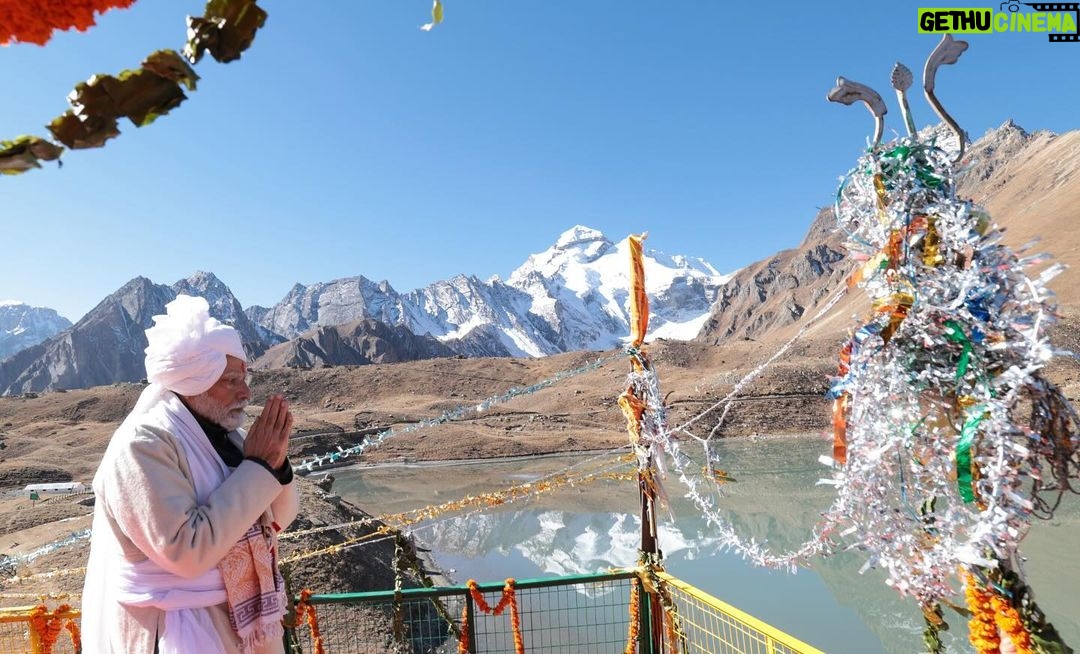 Narendra Modi Instagram - उत्तराखंड में पिथौरागढ़ के पवित्र पार्वती कुंड में दर्शन और पूजन से अभिभूत हूं। यहां से आदि कैलाश के दर्शन से भी मन आह्लादित है। प्रकृति की गोद में बसी अध्यात्म और संस्कृति की इस स्थली से अपने परिवारजनों के सुखमय जीवन की कामना की।
