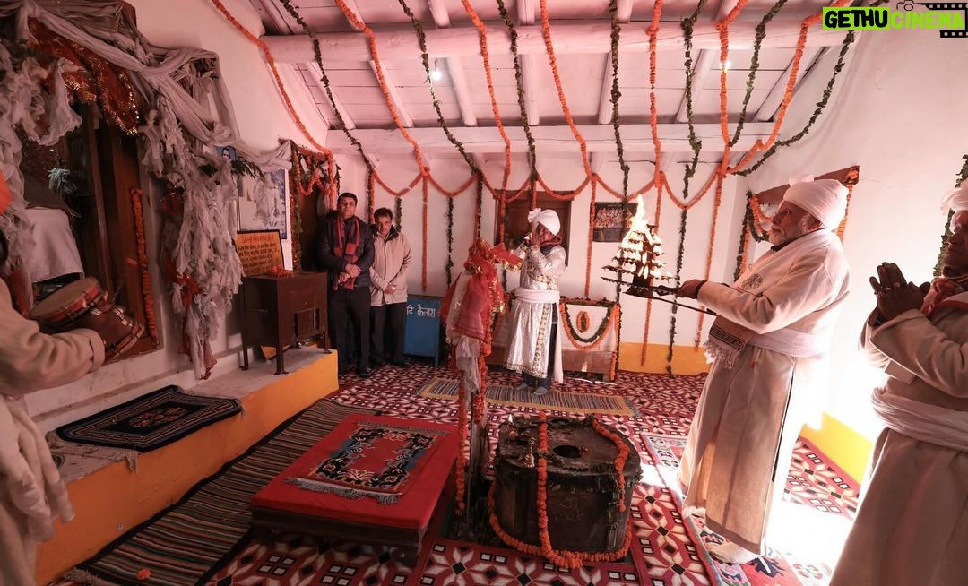 Narendra Modi Instagram - उत्तराखंड में पिथौरागढ़ के पवित्र पार्वती कुंड में दर्शन और पूजन से अभिभूत हूं। यहां से आदि कैलाश के दर्शन से भी मन आह्लादित है। प्रकृति की गोद में बसी अध्यात्म और संस्कृति की इस स्थली से अपने परिवारजनों के सुखमय जीवन की कामना की।